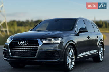 Внедорожник / Кроссовер Audi Q7 2017 в 