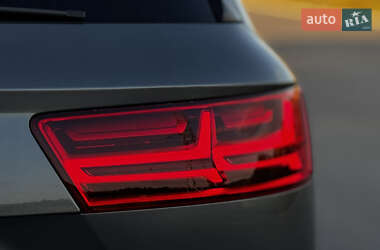 Внедорожник / Кроссовер Audi Q7 2017 в 