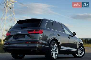 Внедорожник / Кроссовер Audi Q7 2017 в 
