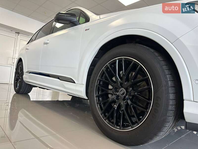 Внедорожник / Кроссовер Audi Q7 2023 в Киеве