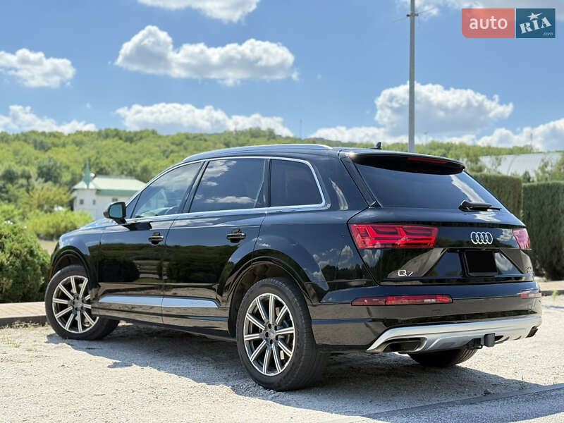 Внедорожник / Кроссовер Audi Q7 2016 в Днепре