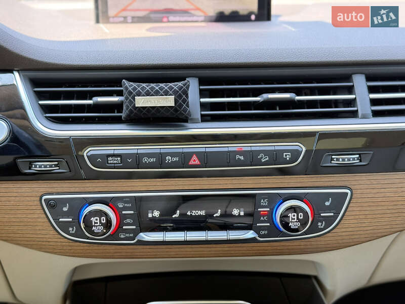 Внедорожник / Кроссовер Audi Q7 2016 в Днепре