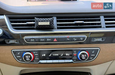 Внедорожник / Кроссовер Audi Q7 2016 в 