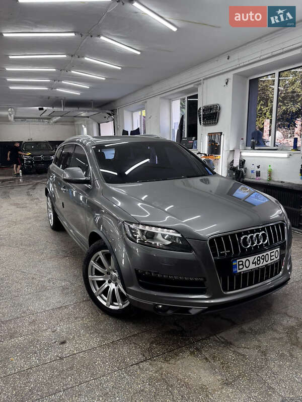 Внедорожник / Кроссовер Audi Q7 2014 в 