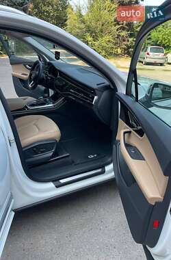 Внедорожник / Кроссовер Audi Q7 2023 в 