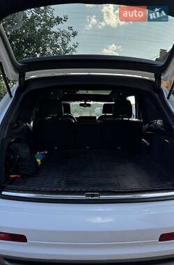 Внедорожник / Кроссовер Audi Q7 2012 в 