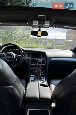 Внедорожник / Кроссовер Audi Q7 2012 в 