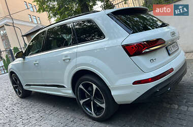 Внедорожник / Кроссовер Audi Q7 2019 в 