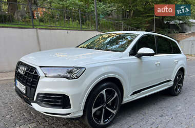 Внедорожник / Кроссовер Audi Q7 2019 в 