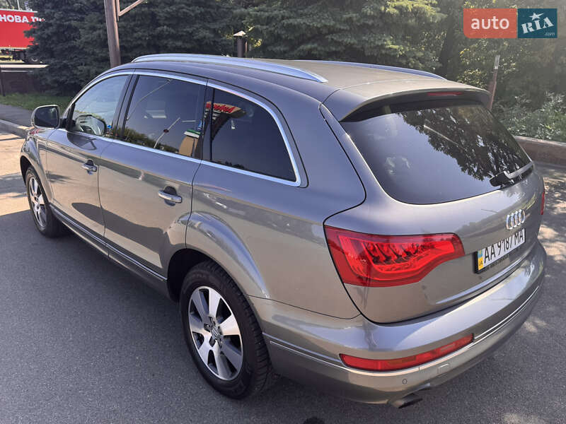 Позашляховик / Кросовер Audi Q7 2012 в Києві
