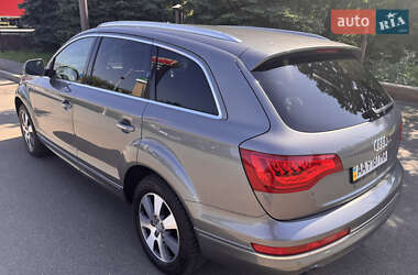 Позашляховик / Кросовер Audi Q7 2012 в 