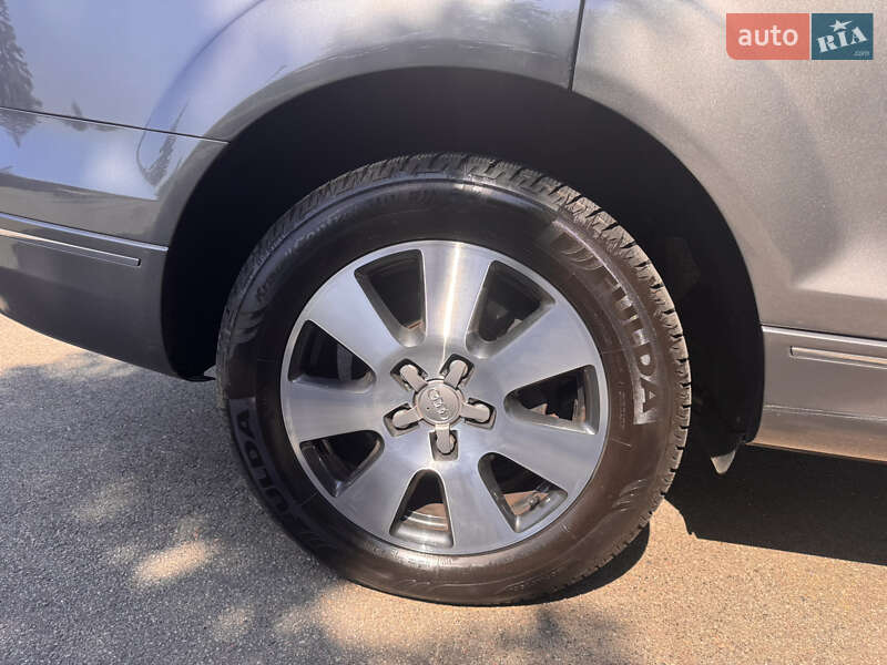 Позашляховик / Кросовер Audi Q7 2012 в Києві