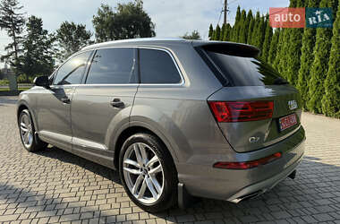 Внедорожник / Кроссовер Audi Q7 2017 в 