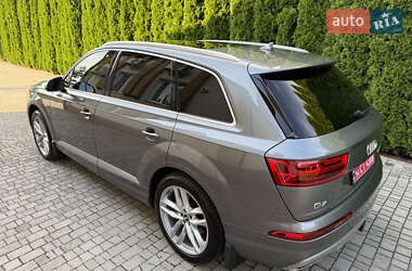 Внедорожник / Кроссовер Audi Q7 2017 в 