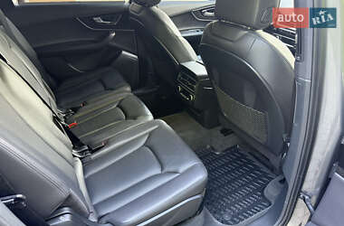 Внедорожник / Кроссовер Audi Q7 2017 в 