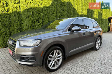 Внедорожник / Кроссовер Audi Q7 2017 в 