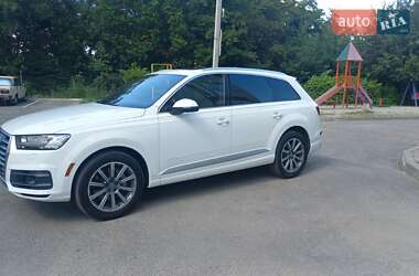 Внедорожник / Кроссовер Audi Q7 2018 в 