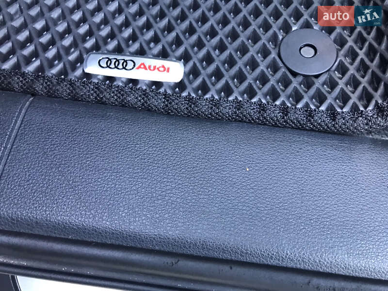 Позашляховик / Кросовер Audi Q7 2015 в Луцьку