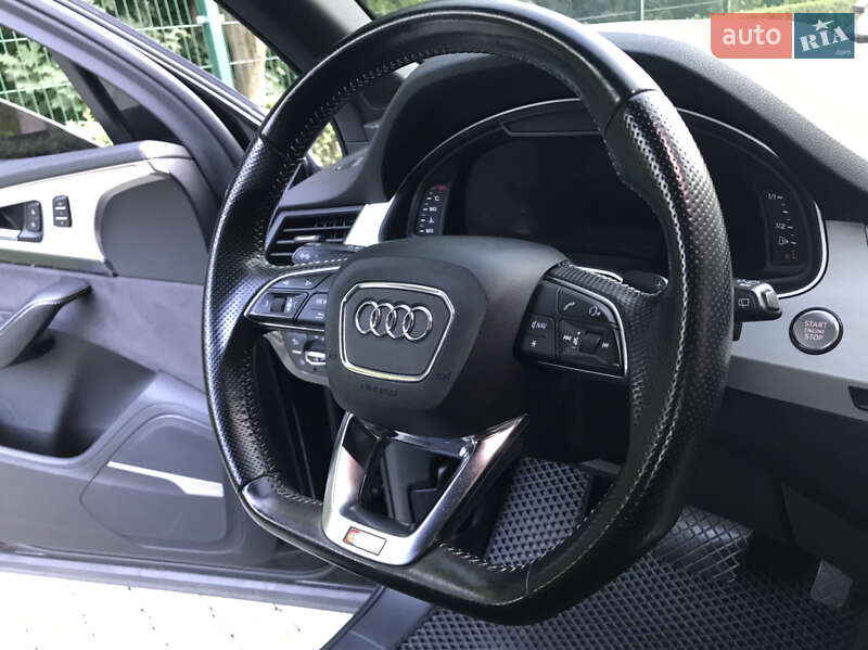 Позашляховик / Кросовер Audi Q7 2015 в Луцьку