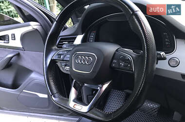 Внедорожник / Кроссовер Audi Q7 2015 в 