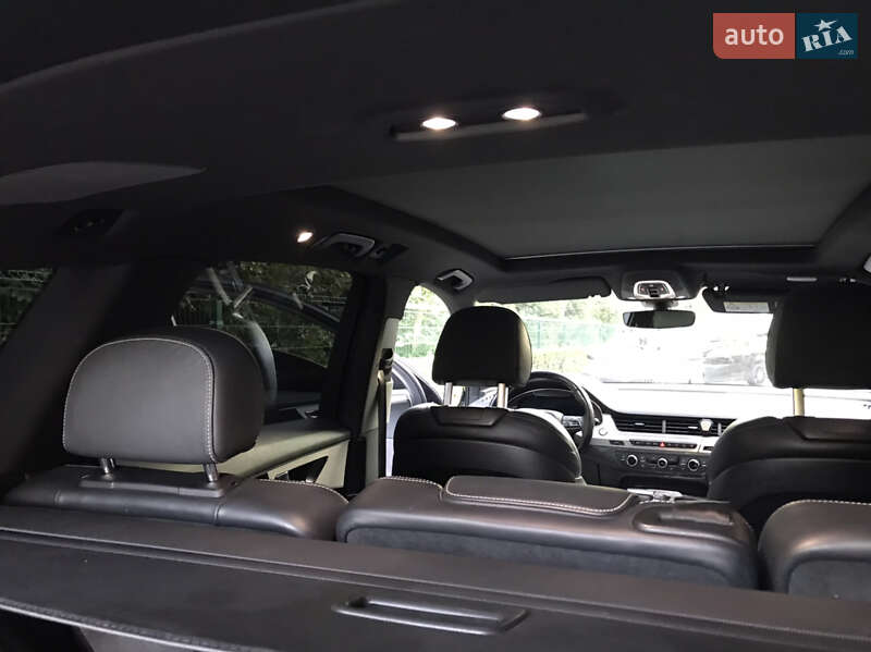 Позашляховик / Кросовер Audi Q7 2015 в Луцьку