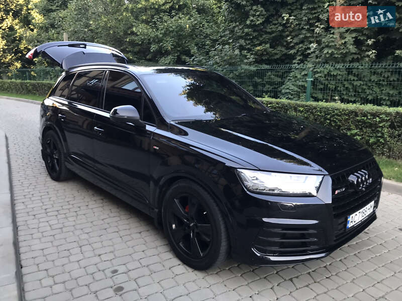 Позашляховик / Кросовер Audi Q7 2015 в Луцьку