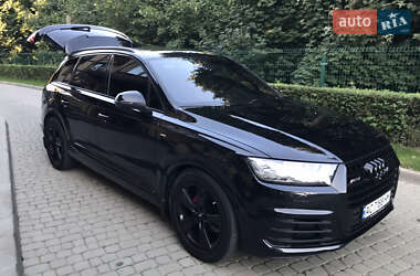 Внедорожник / Кроссовер Audi Q7 2015 в 