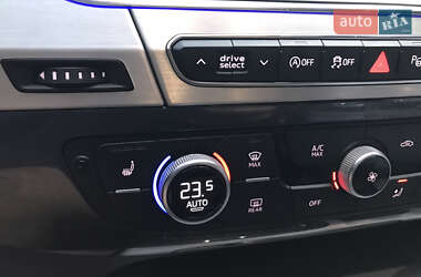 Внедорожник / Кроссовер Audi Q7 2015 в 