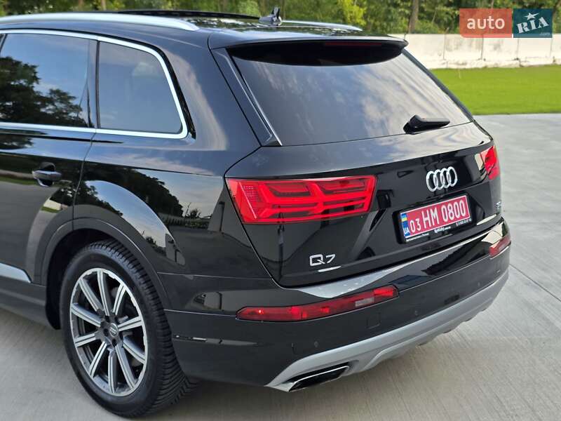 Внедорожник / Кроссовер Audi Q7 2017 в Луцке