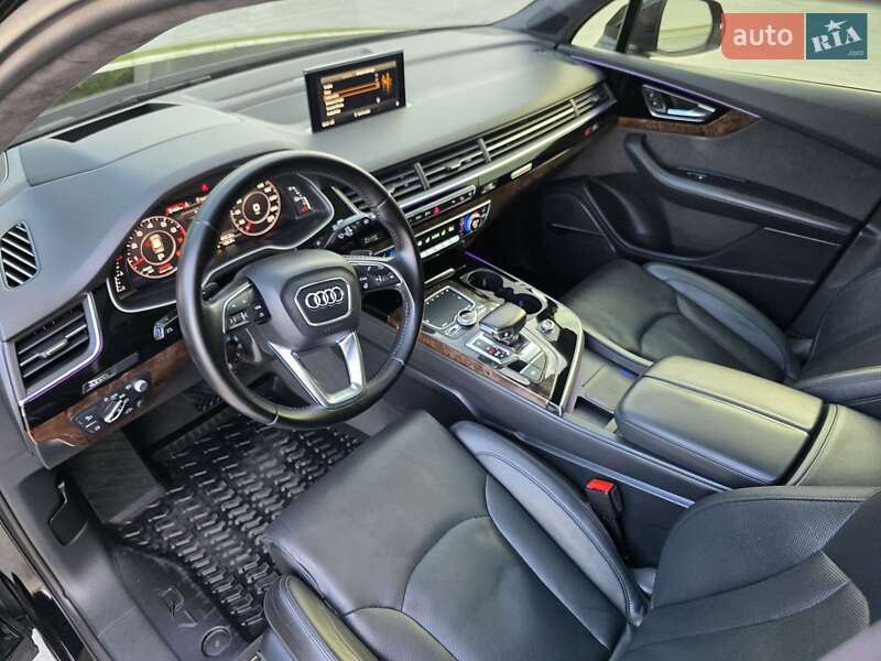 Внедорожник / Кроссовер Audi Q7 2017 в Луцке