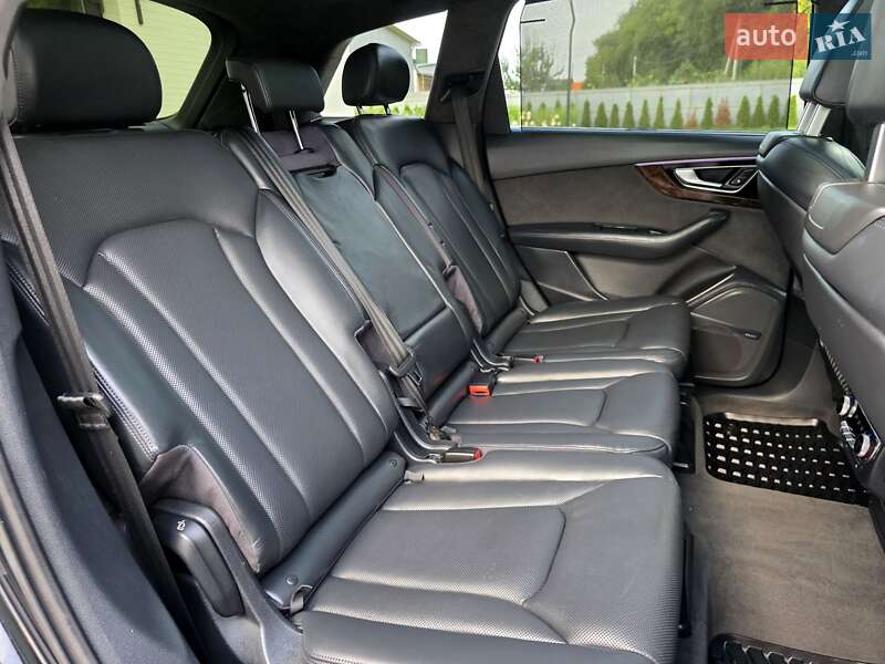 Внедорожник / Кроссовер Audi Q7 2017 в Луцке
