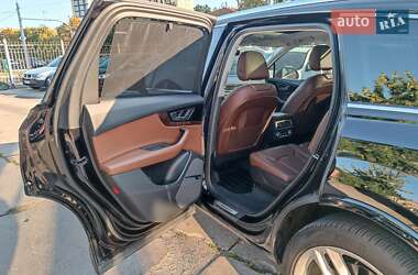 Внедорожник / Кроссовер Audi Q7 2018 в 