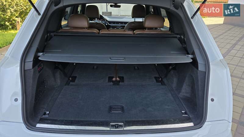 Внедорожник / Кроссовер Audi Q7 2017 в Новомосковске