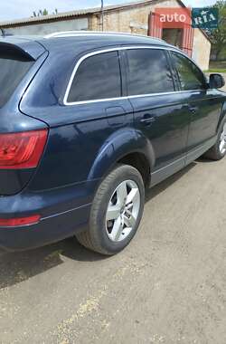 Внедорожник / Кроссовер Audi Q7 2013 в 