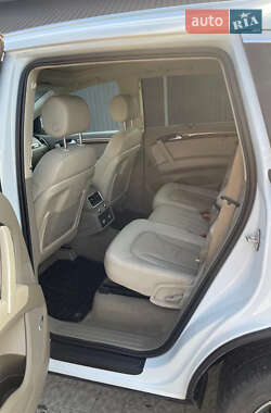 Внедорожник / Кроссовер Audi Q7 2013 в 