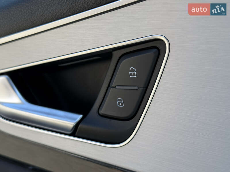 Внедорожник / Кроссовер Audi Q7 2017 в Киеве