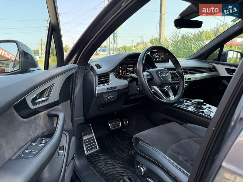 Внедорожник / Кроссовер Audi Q7 2017 в Киеве