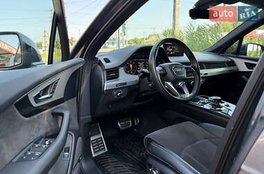 Внедорожник / Кроссовер Audi Q7 2017 в 