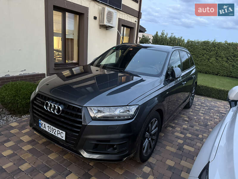 Внедорожник / Кроссовер Audi Q7 2017 в Киеве