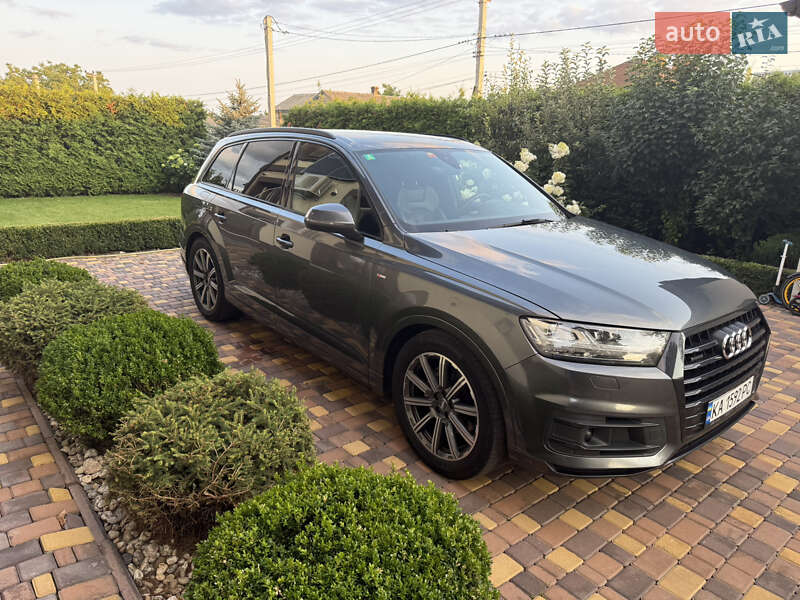 Внедорожник / Кроссовер Audi Q7 2017 в Киеве