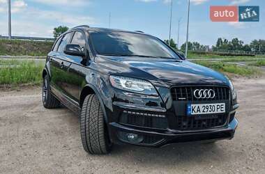 Позашляховик / Кросовер Audi Q7 2015 в 