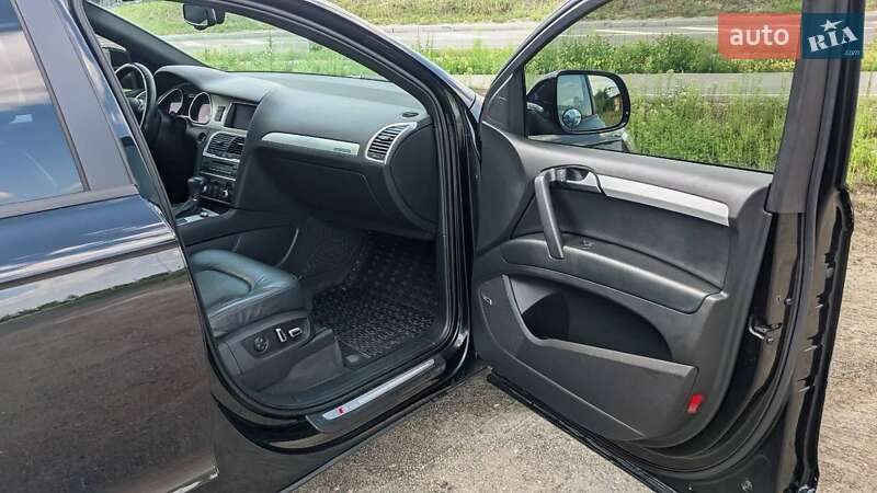 Внедорожник / Кроссовер Audi Q7 2015 в Киеве