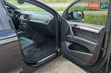 Позашляховик / Кросовер Audi Q7 2015 в 