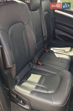 Позашляховик / Кросовер Audi Q7 2015 в 