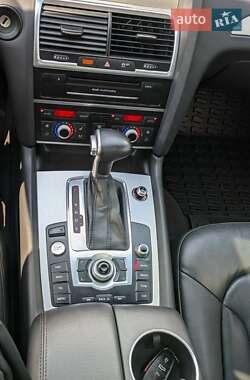 Позашляховик / Кросовер Audi Q7 2015 в 