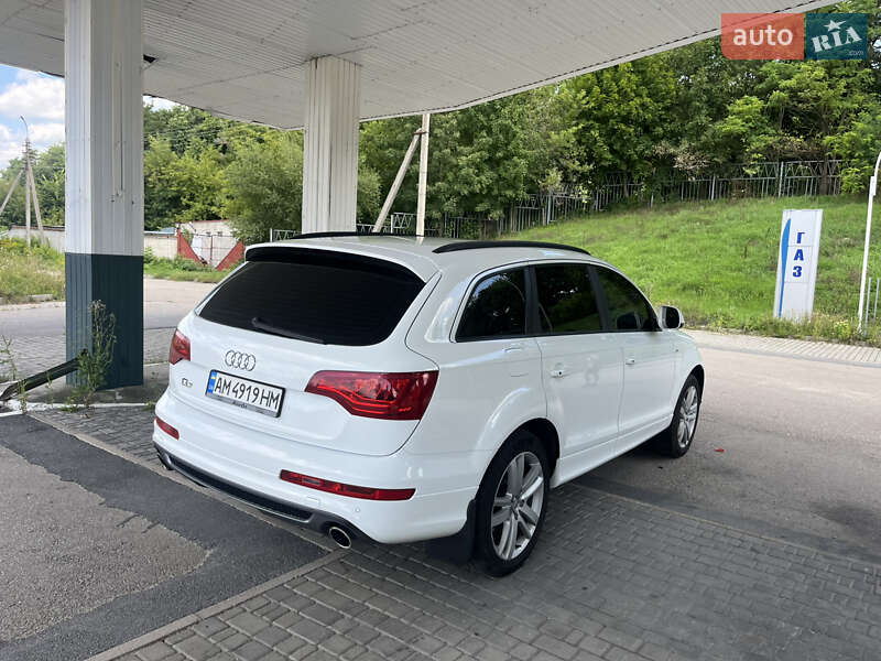 Позашляховик / Кросовер Audi Q7 2011 в Житомирі