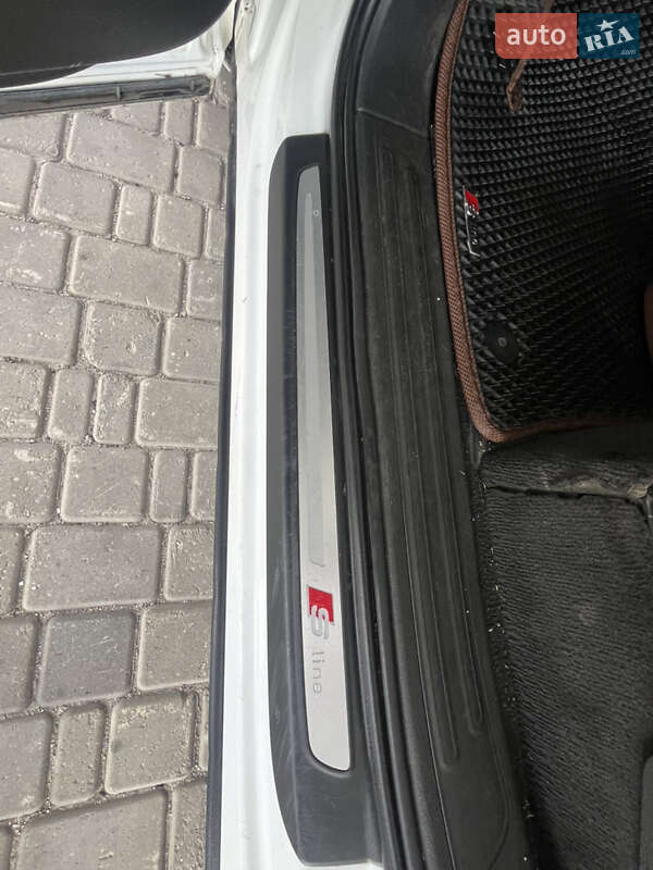 Позашляховик / Кросовер Audi Q7 2011 в Житомирі