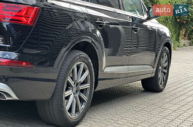 Внедорожник / Кроссовер Audi Q7 2018 в 