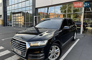 Внедорожник / Кроссовер Audi Q7 2015 в 