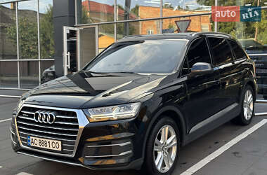 Внедорожник / Кроссовер Audi Q7 2015 в 